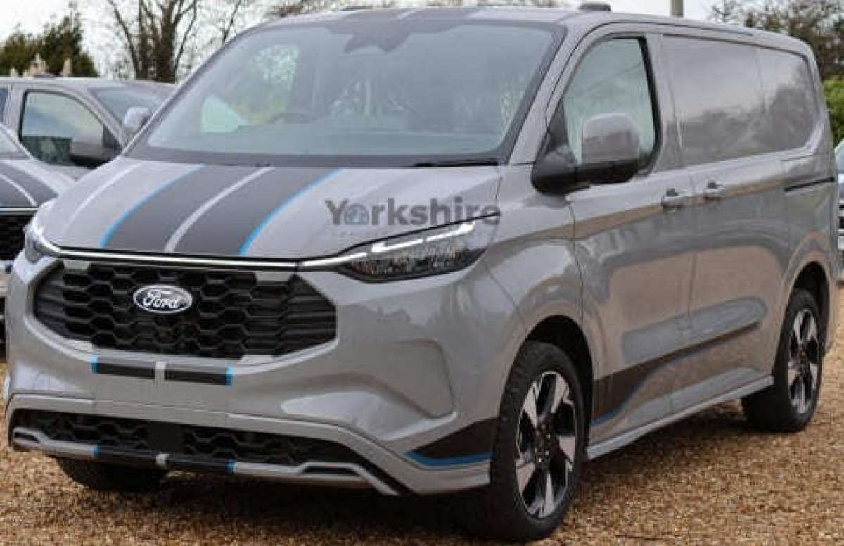This is the Transit Custom 320 L1H1 232PS PHEV Sport Van vehicle.